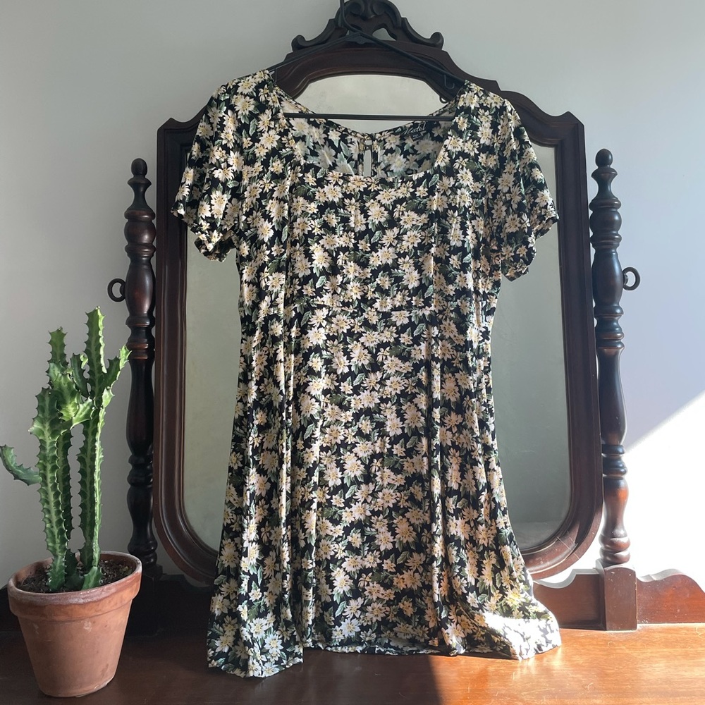✨Motel rocks✨ floral mini dress